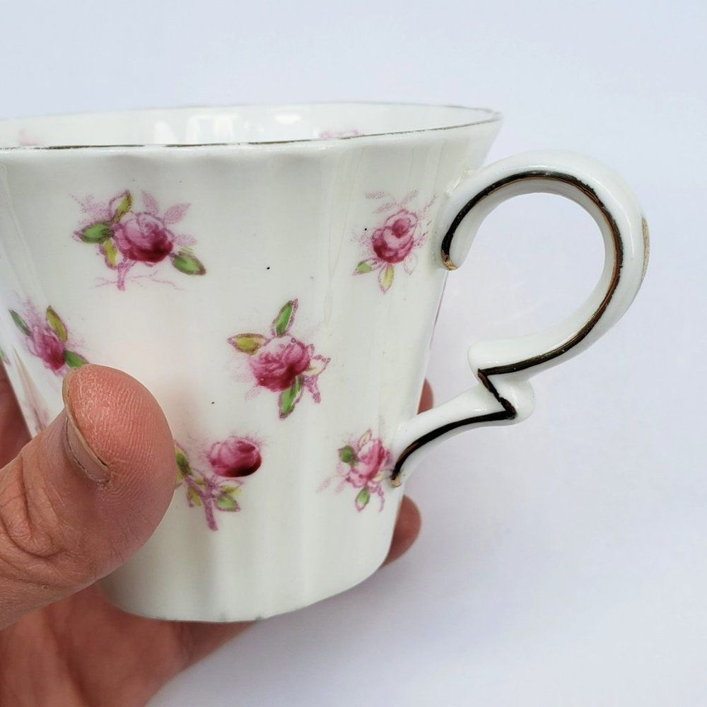 Royal Albert Bone China Tea Cup and Aynsley Saucer Rose Pattern - Picture 6 of 9